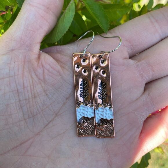 Bohemian Dangling Earrings Engraved Mountain Scape Rose Gold Tone White Black - Picture 2 of 6